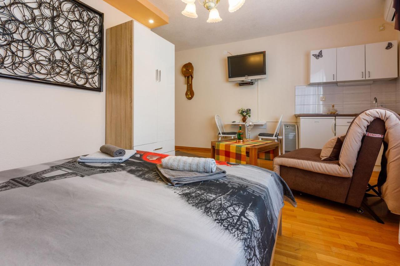 Apartments And Room Art Crikvenica Exterior photo