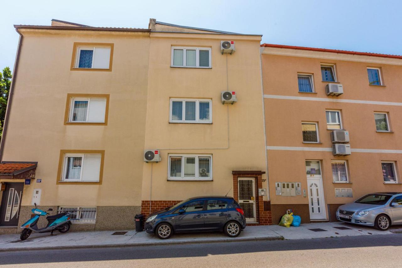 Apartments And Room Art Crikvenica Exterior photo